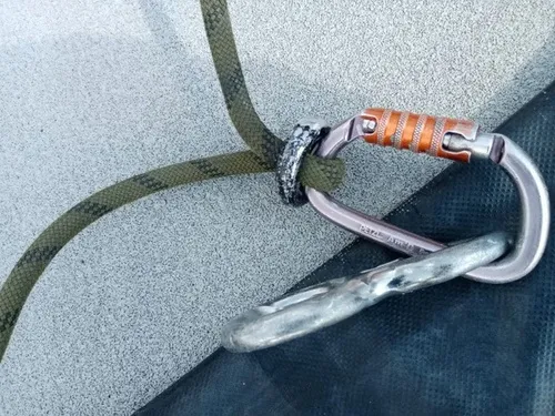 Equipo de instalación con rapel